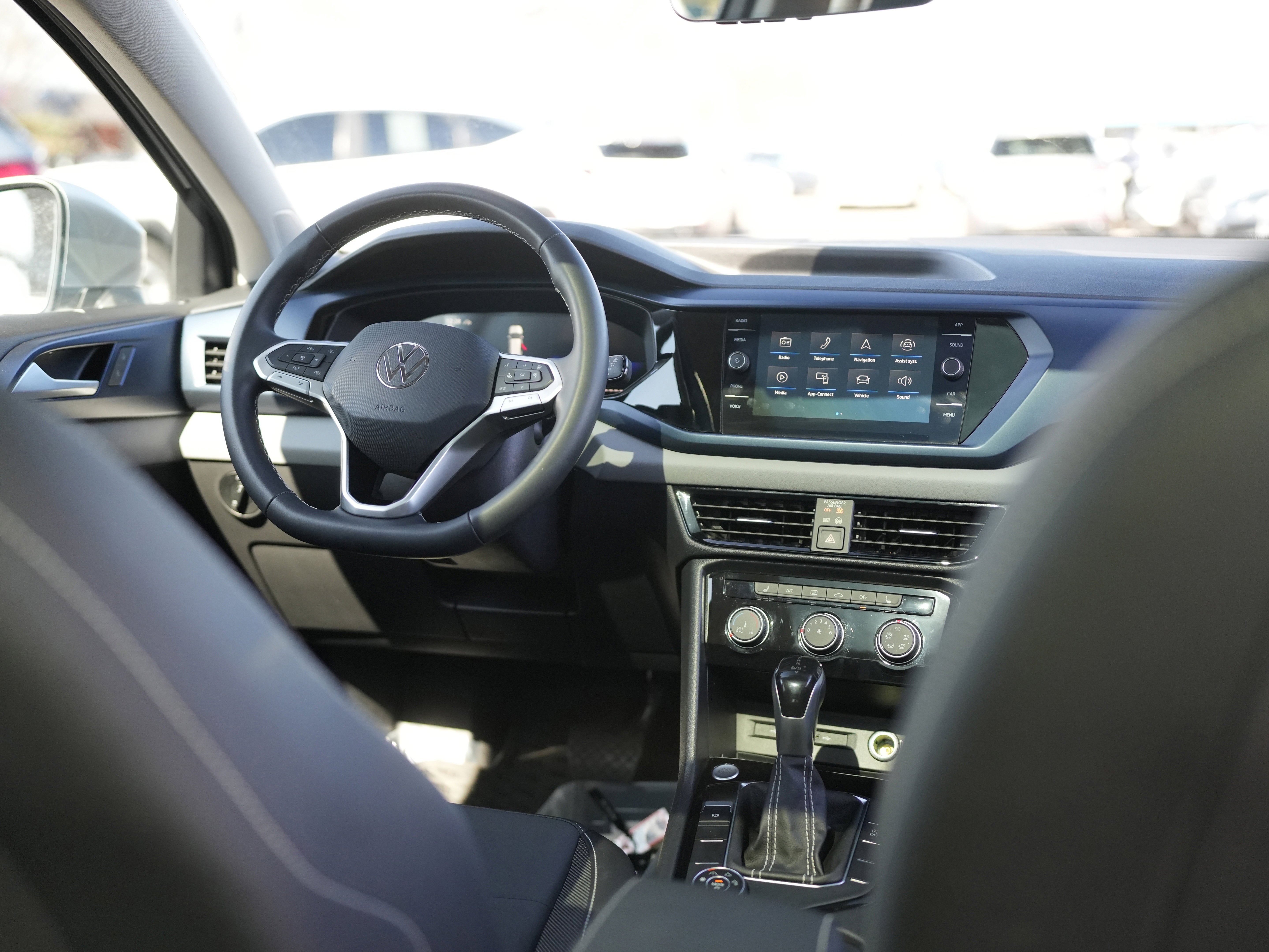 Used 2023 Volkswagen Taos SE w/ Panoramic Sunroof Package image 26