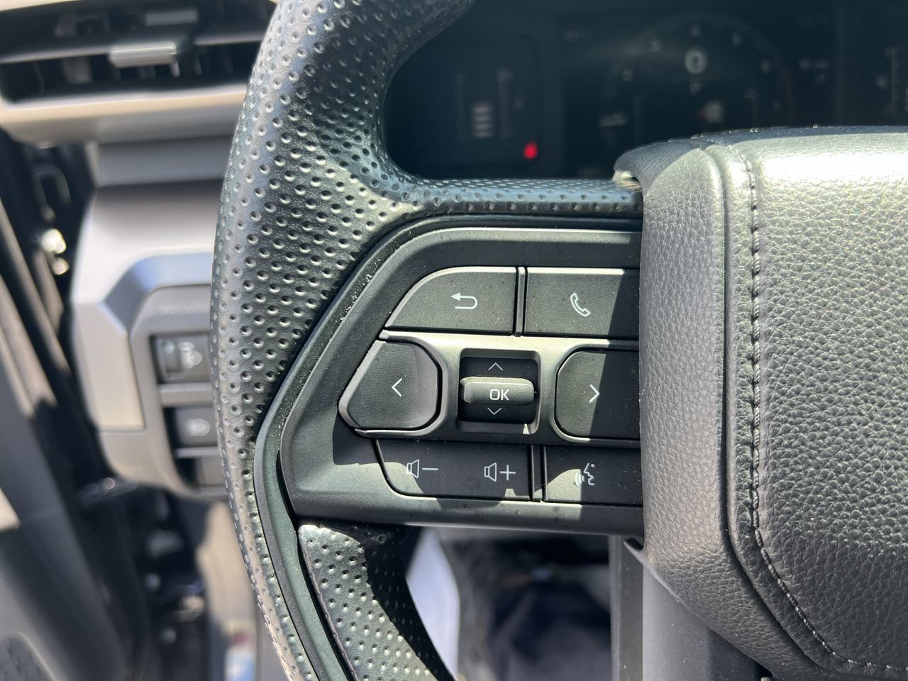 Used 2025 Toyota Tacoma SR5 RWD image 19