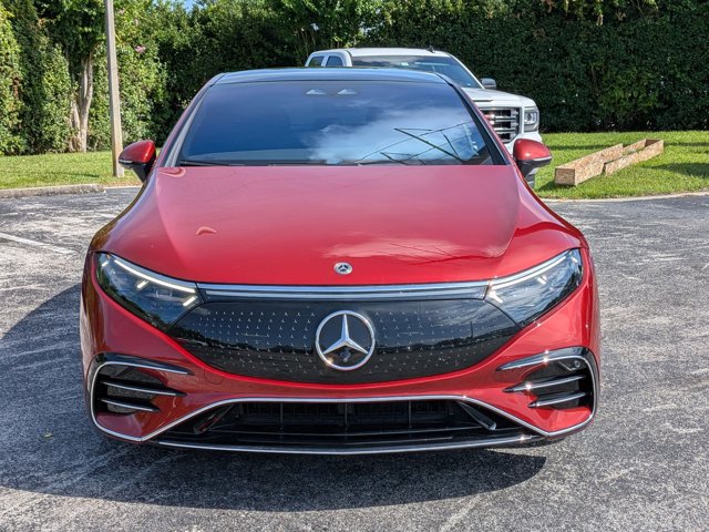 Used 2023 Mercedes-Benz EQS 580 4MATIC Sedan w/ Exclusive Trim Package image 4