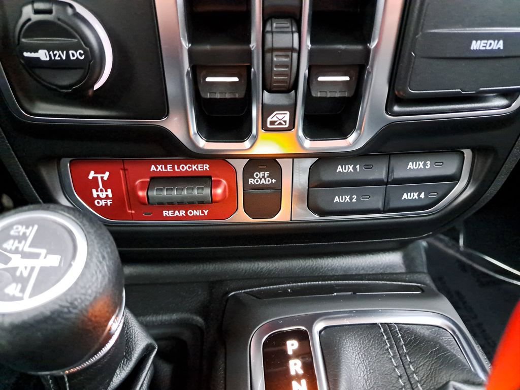 Used 2025 Jeep Gladiator Mojave w/ Convenience Group image 27