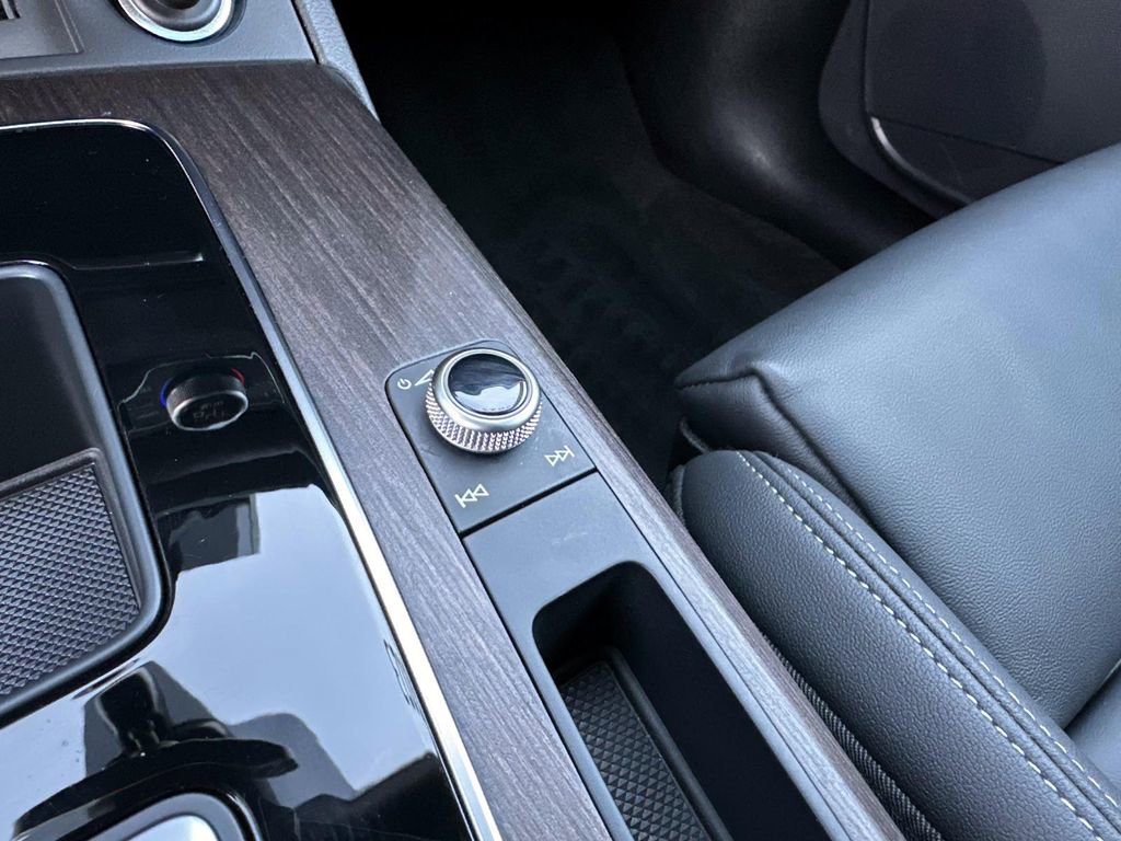 Used 2023 Audi Q5 2.0T Premium w/ Convenience Package image 24