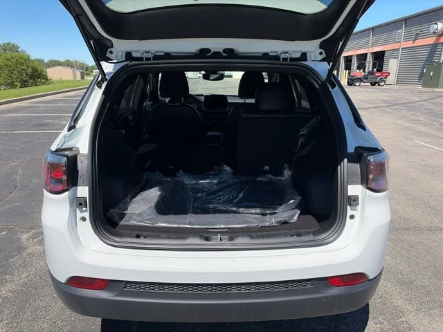 New 2026 Jeep Compass Latitude AWD/4WD image 5