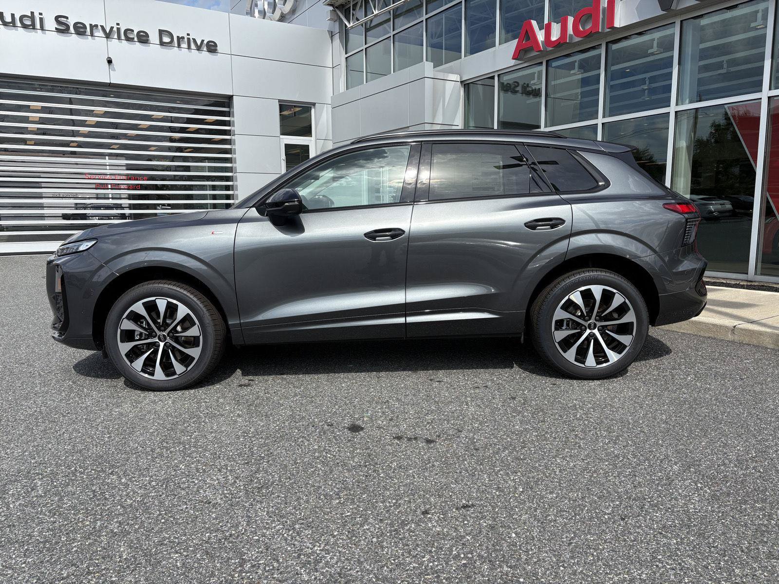 New 2026 Audi Q3 quattro 2.0T AWD/4WD image 2