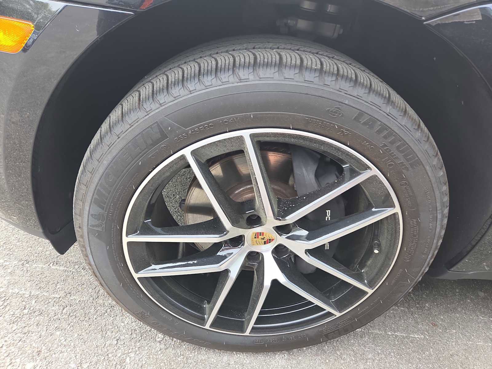 Used 2024 Porsche Macan w/ Premium Plus Package image 8