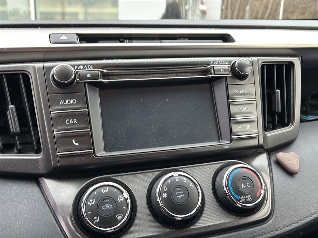 Used 2015 Toyota RAV4 LE image 4