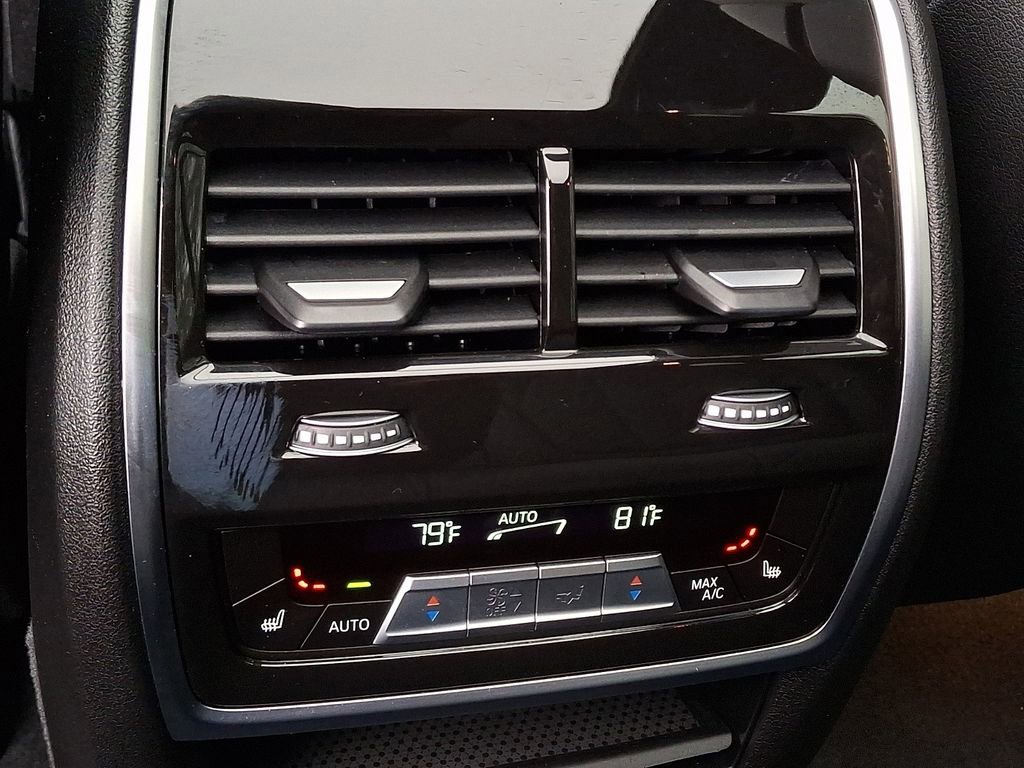 Used 2025 BMW X5 xDrive50e w/ Climate Comfort Package image 11