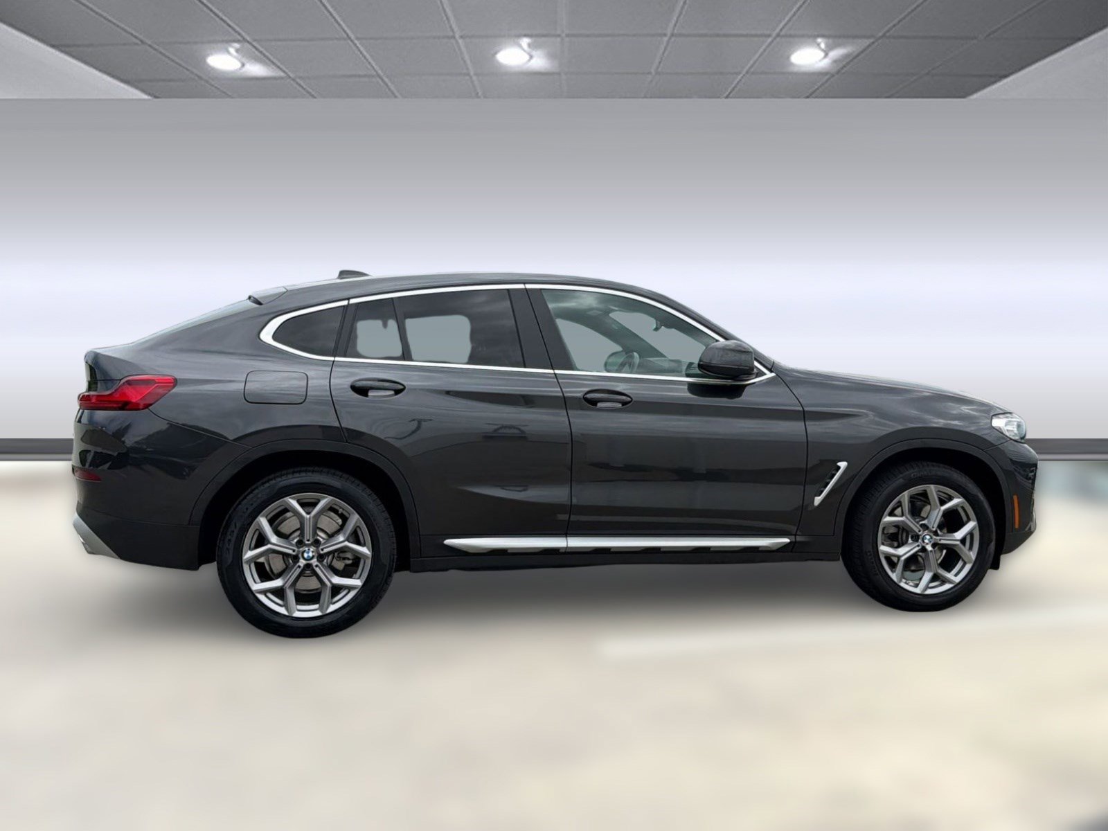 Certified 2025 BMW X4 xDrive30i AWD/4WD image 7