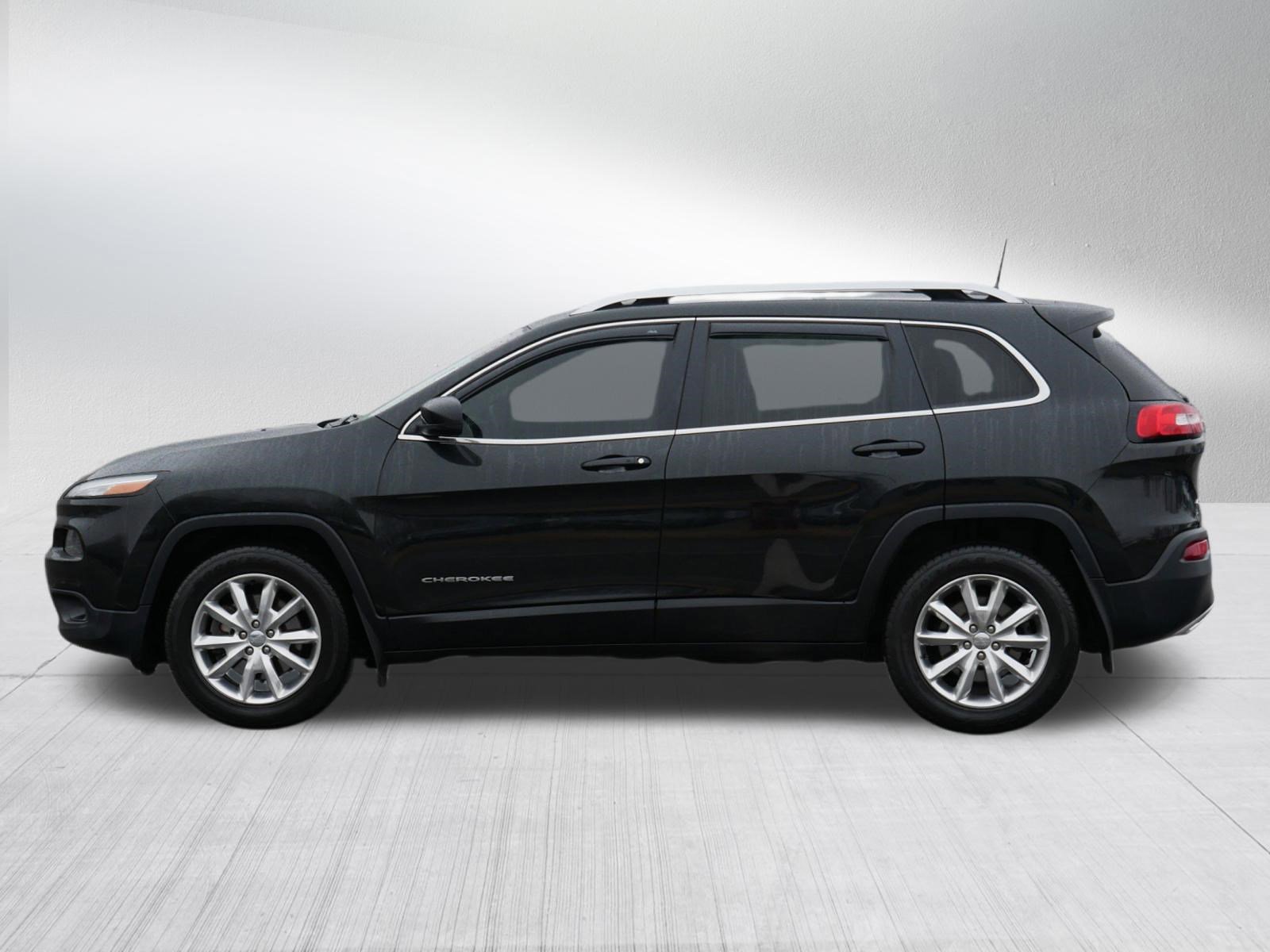 Used 2016 Jeep Cherokee Limited w/ Trailer Tow Group image 4