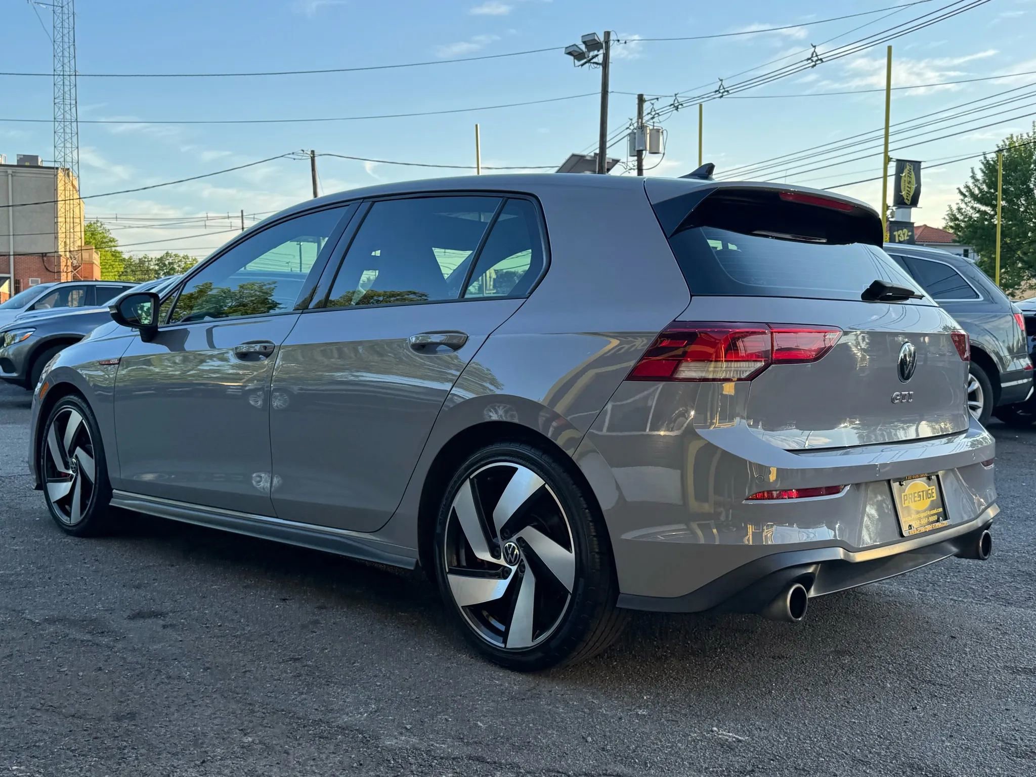Used 2022 Volkswagen GTI SE image 4