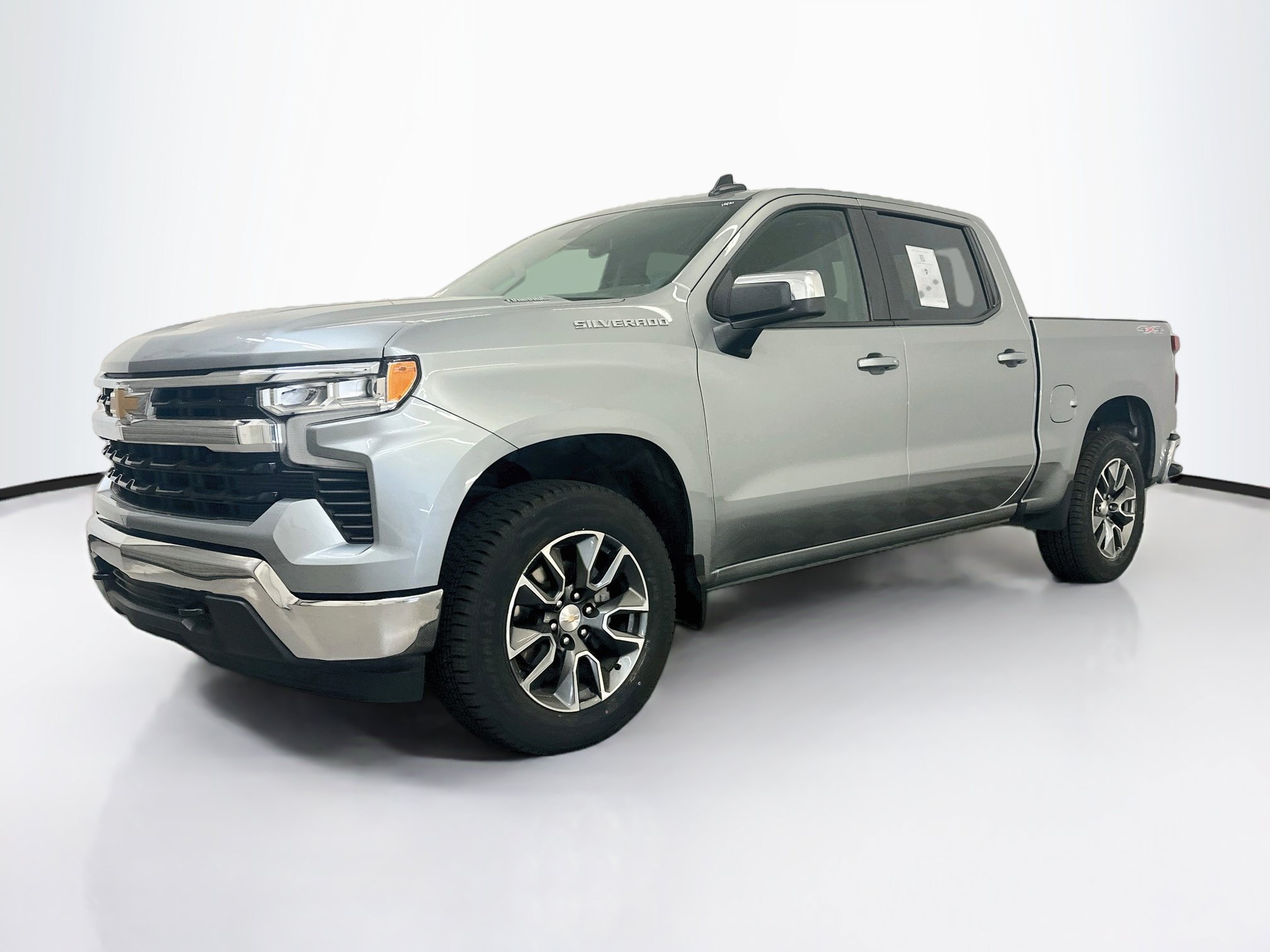 Used 2024 Chevrolet Silverado 1500 LT AWD/4WD image 3
