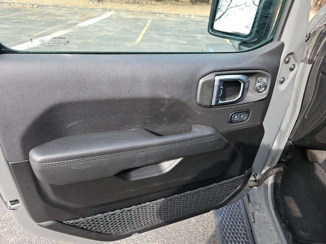 Used 2023 Jeep Wrangler Unlimited Sahara image 20