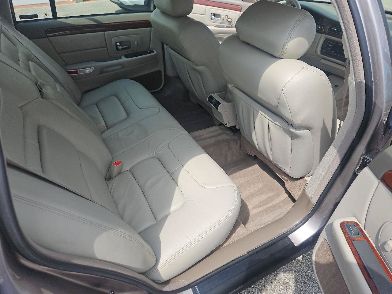 Used 1998 Cadillac De Ville FWD image 19
