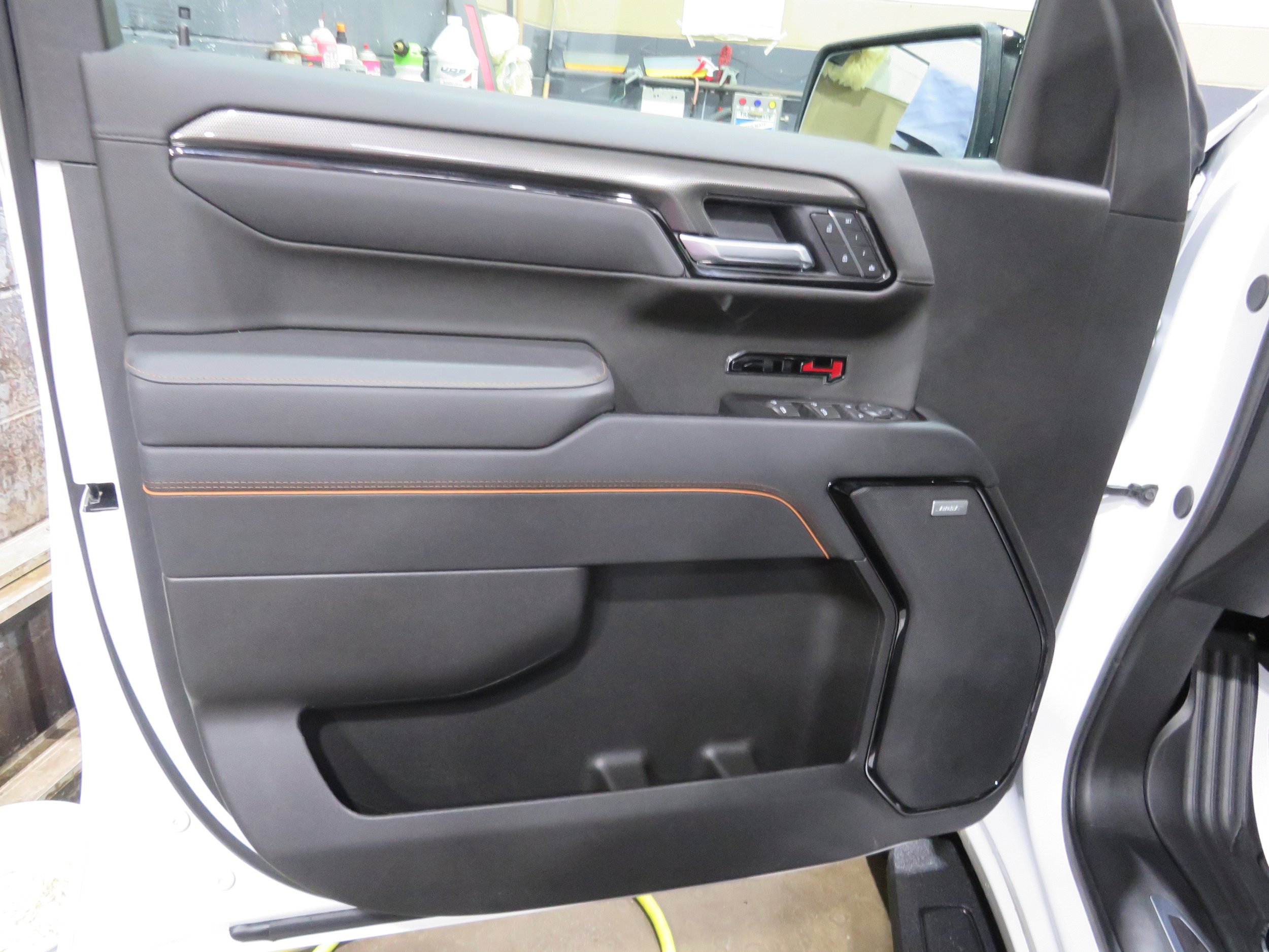 Used 2025 GMC Sierra 1500 AT4 w/ AT4 Premium Package AWD/4WD image 14
