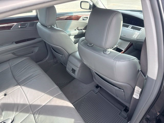 Used 2010 Toyota Avalon XLS FWD image 17