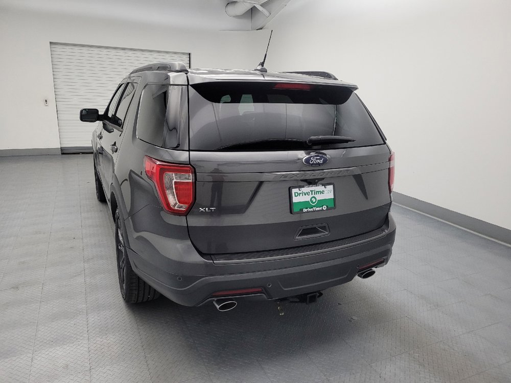 Used 2018 Ford Explorer XLT w/ Equipment Group 202A FWD image 6