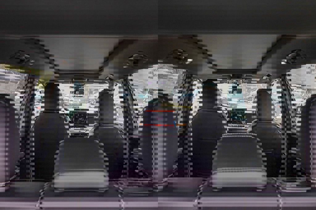 New 2026 Volkswagen Tiguan SEL R-Line image 18