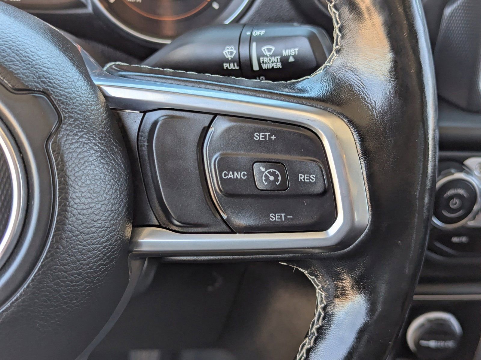 Used 2020 Jeep Gladiator Overland AWD/4WD image 24