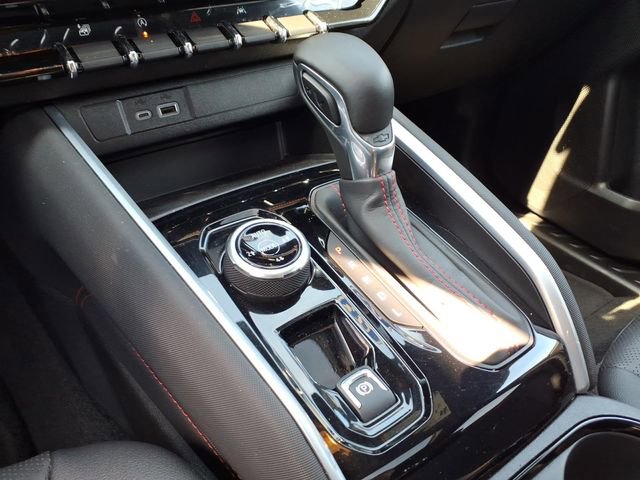 Certified 2025 Chevrolet Colorado Z71 w/ Midnight Edition AWD/4WD image 13