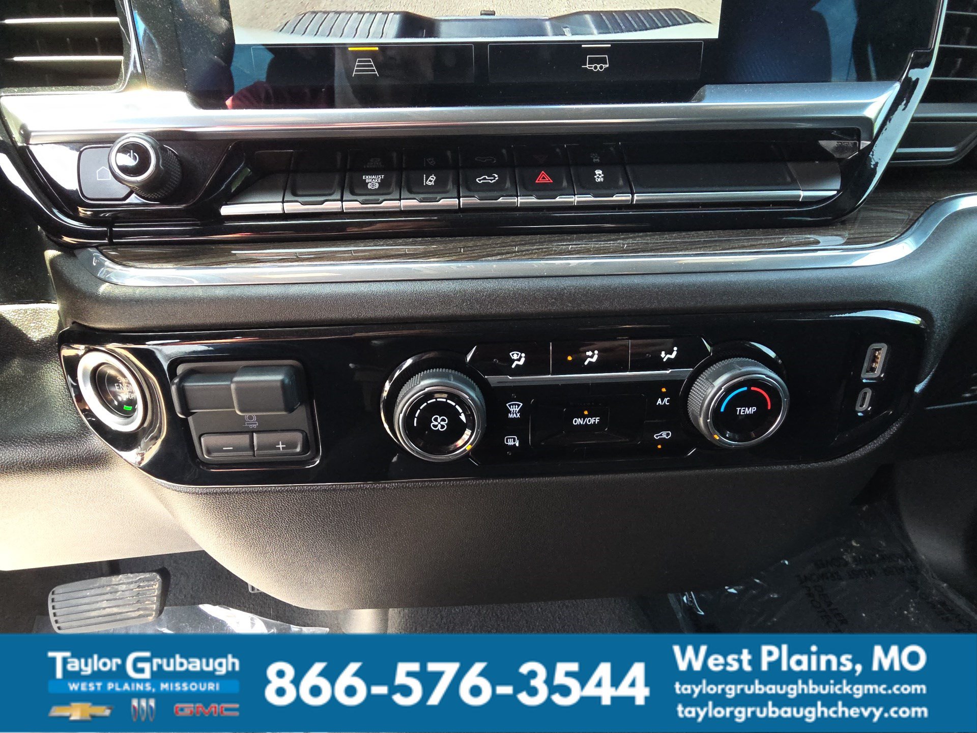 Used 2024 Chevrolet Silverado 3500 LT AWD/4WD image 24
