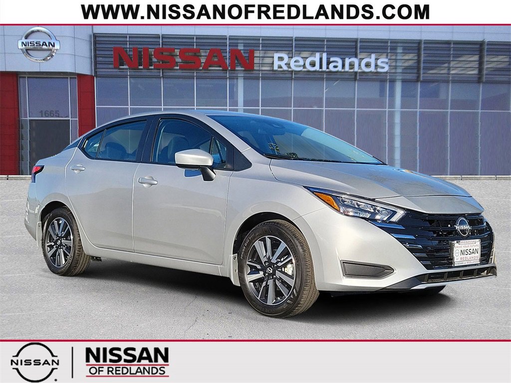 New 2025 Nissan Versa SV w/ Trunk Package