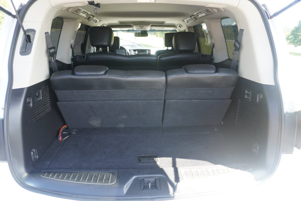 Used 2011 INFINITI QX56 4WD w/ Deluxe Touring Pkg image 36