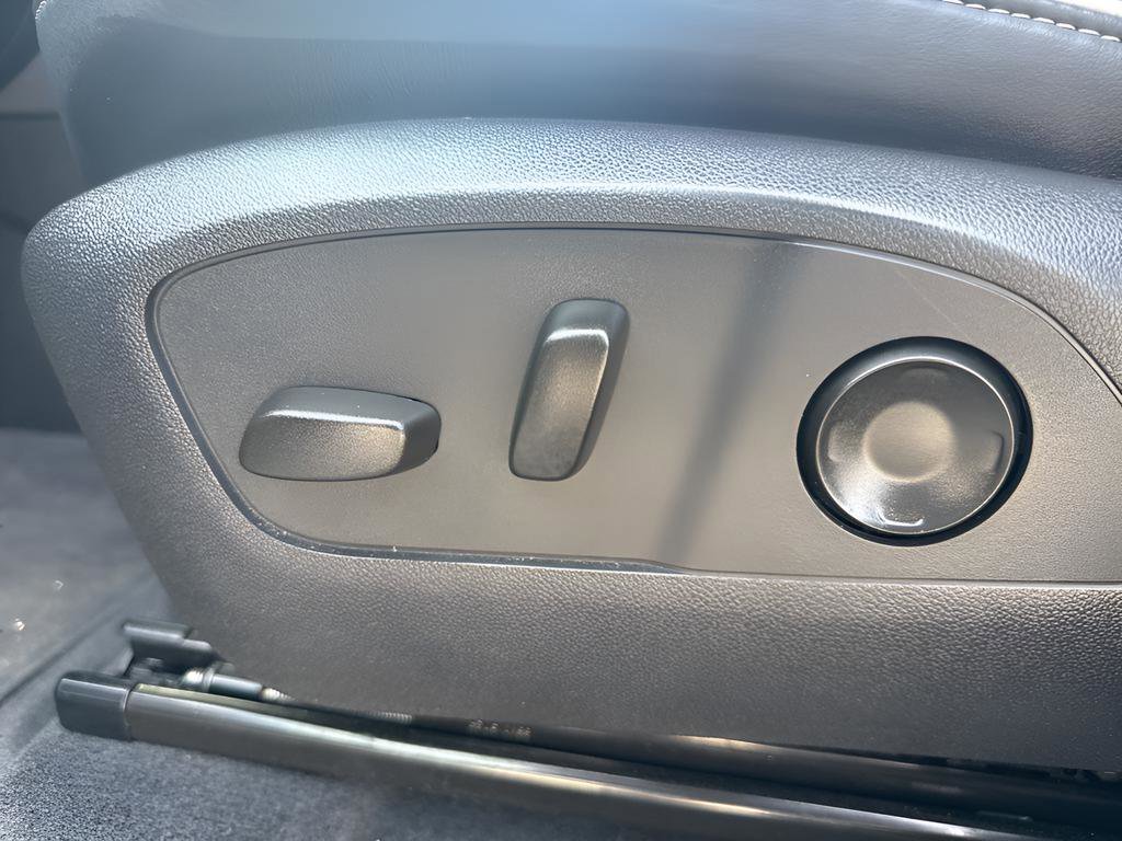 Used 2025 Buick Enclave Preferred FWD image 22