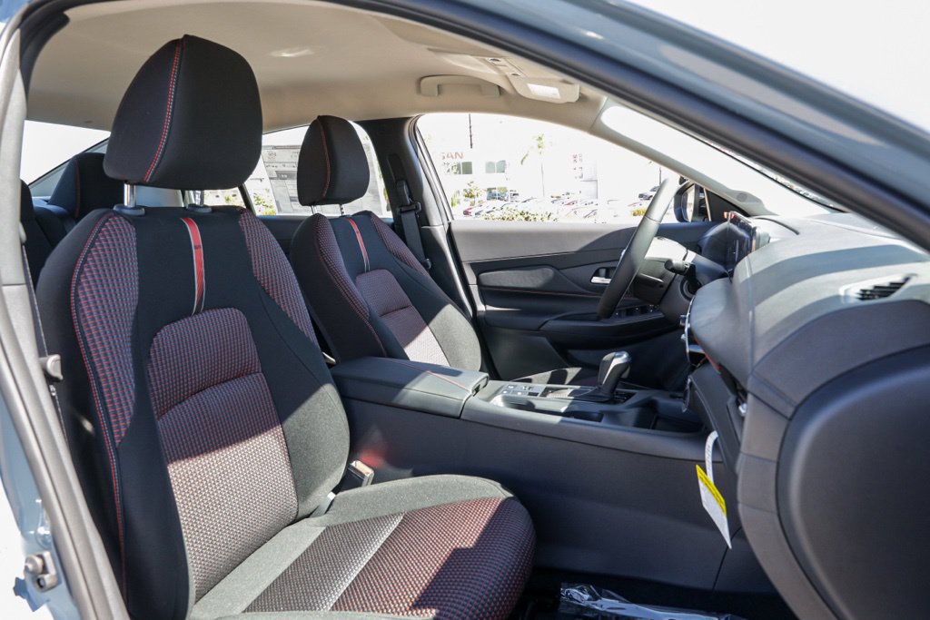 New 2027 Nissan Sentra SR FWD image 19