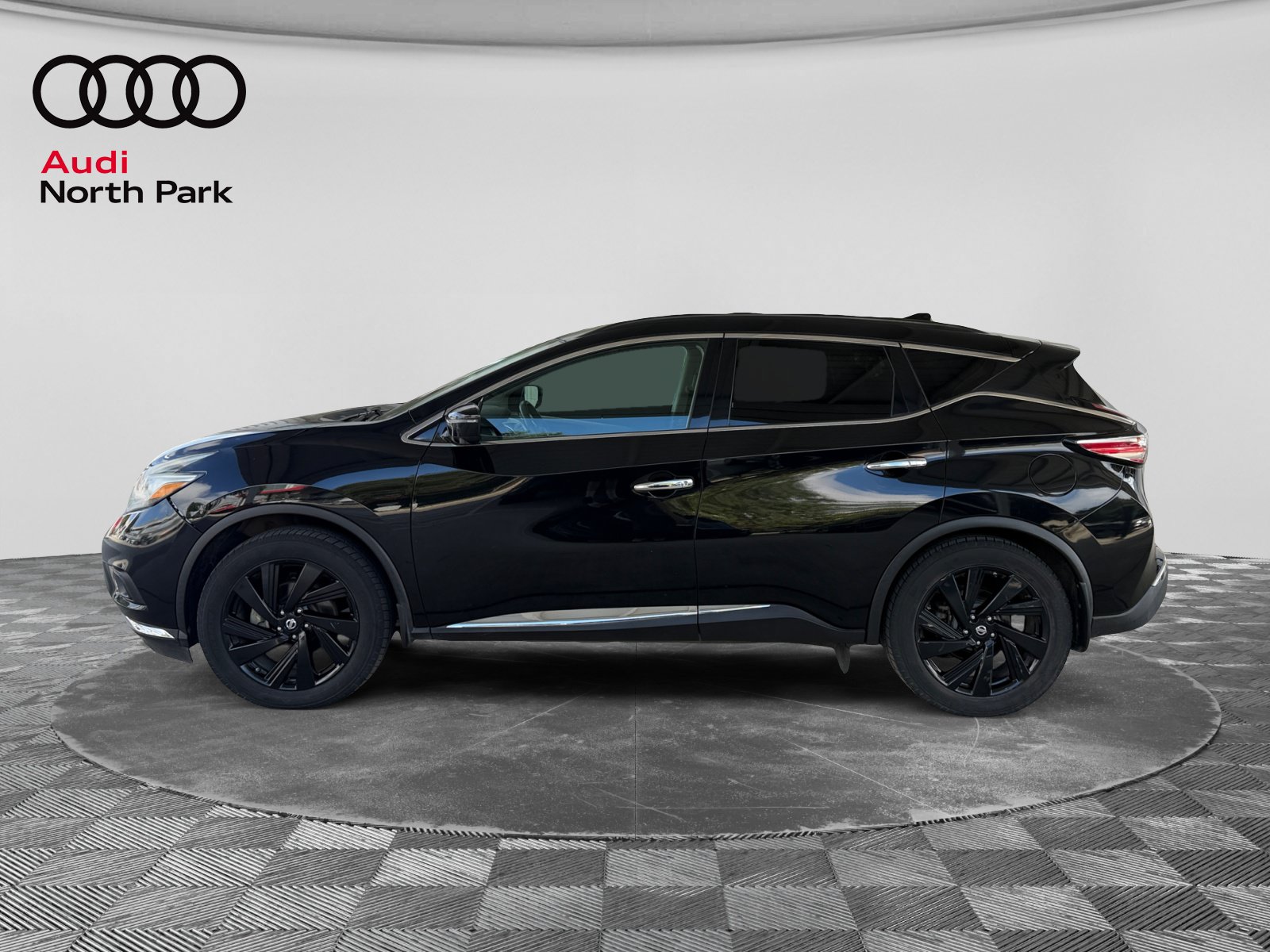 Used 2017 Nissan Murano Platinum w/ Platinum Technology Package AWD/4WD image 2