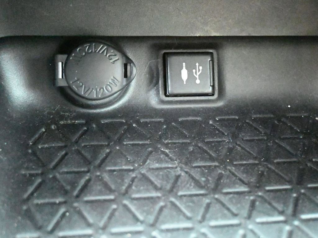 Used 2019 Toyota RAV4 XLE image 12