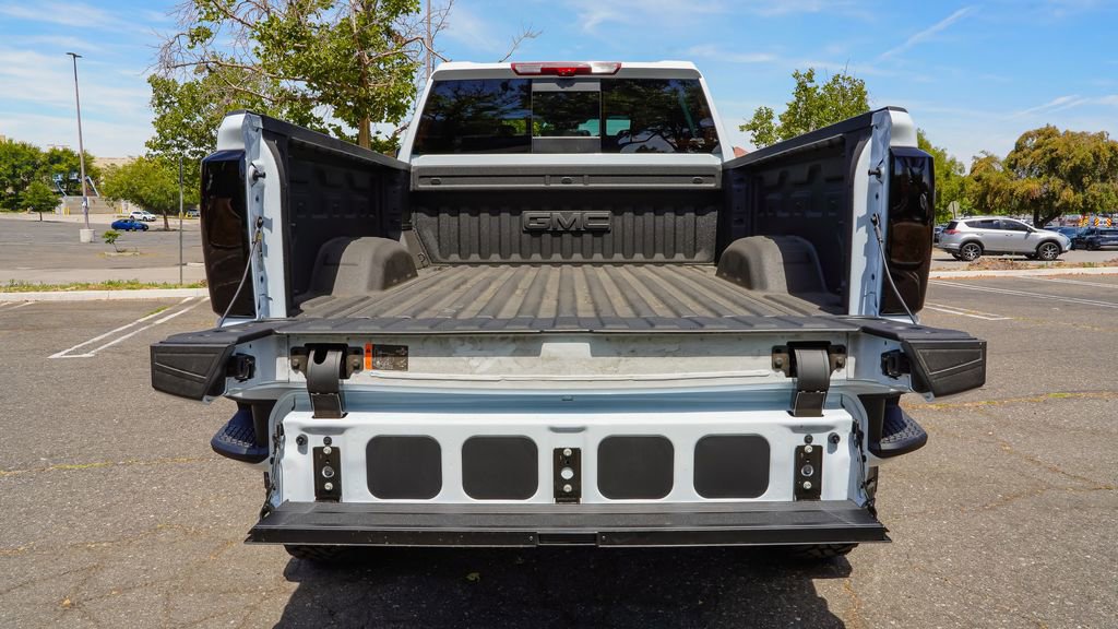New 2026 GMC Sierra 2500 Denali w/ Denali Reserve Package AWD/4WD image 12