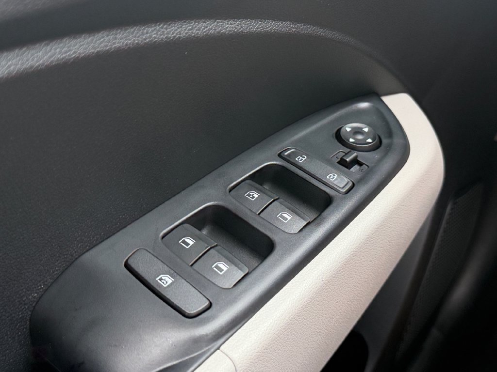 New 2026 Hyundai Venue SEL FWD image 19