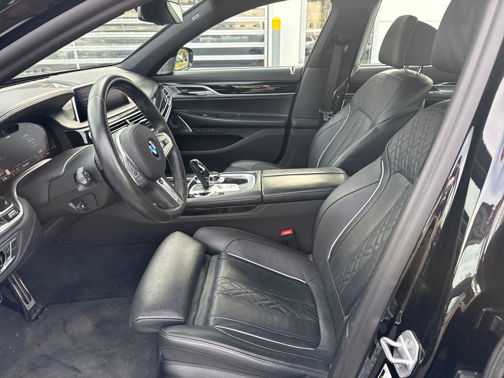 Used 2021 BMW 750i xDrive w/ Executive Package image 14