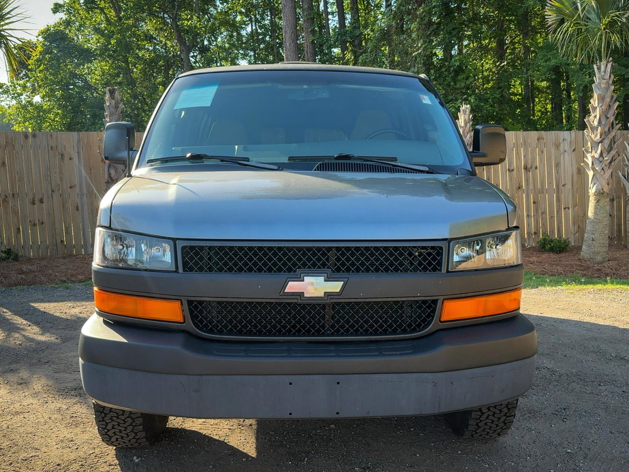 Used 2007 Chevrolet Express 1500 AWD Passenger w/ LT Preferred Equipment Group image 20