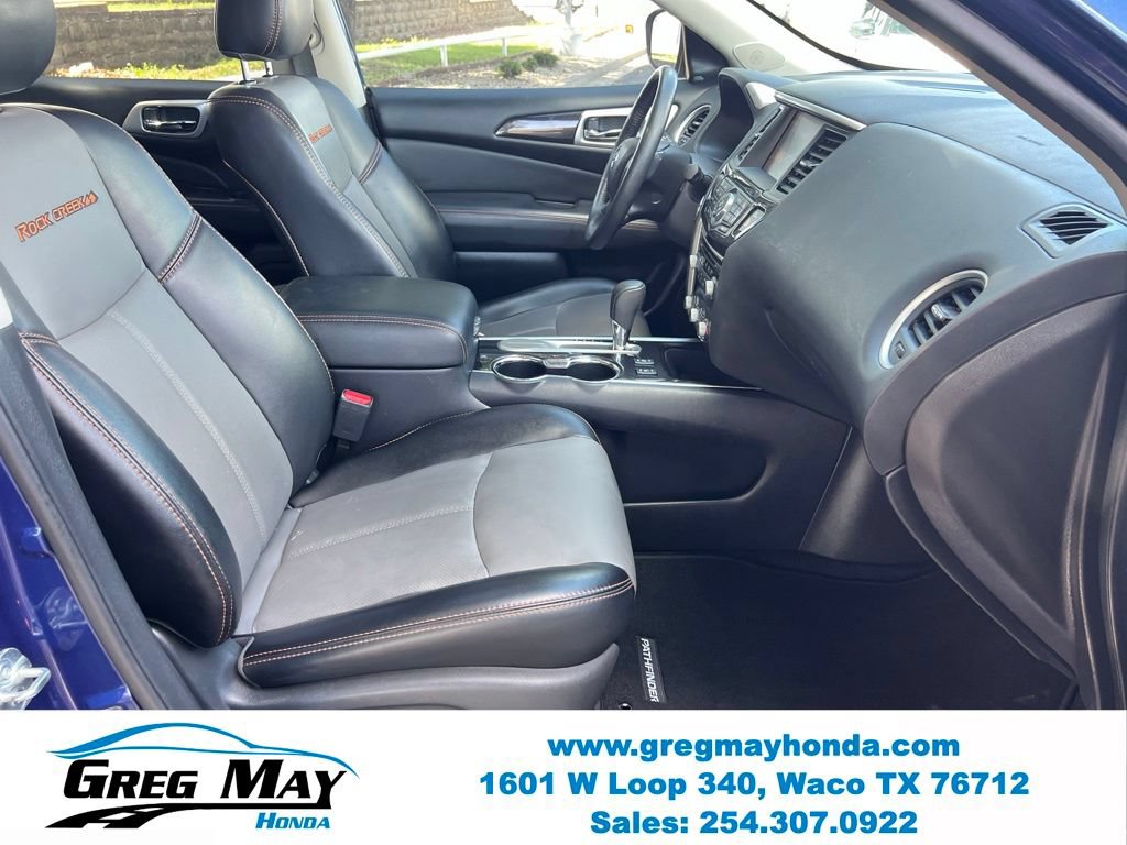 Used 2019 Nissan Pathfinder SL FWD image 12