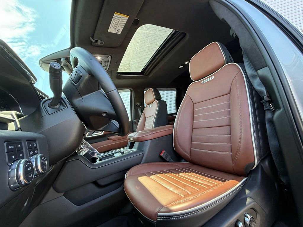 Used 2025 GMC Sierra 2500 Denali Ultimate image 4