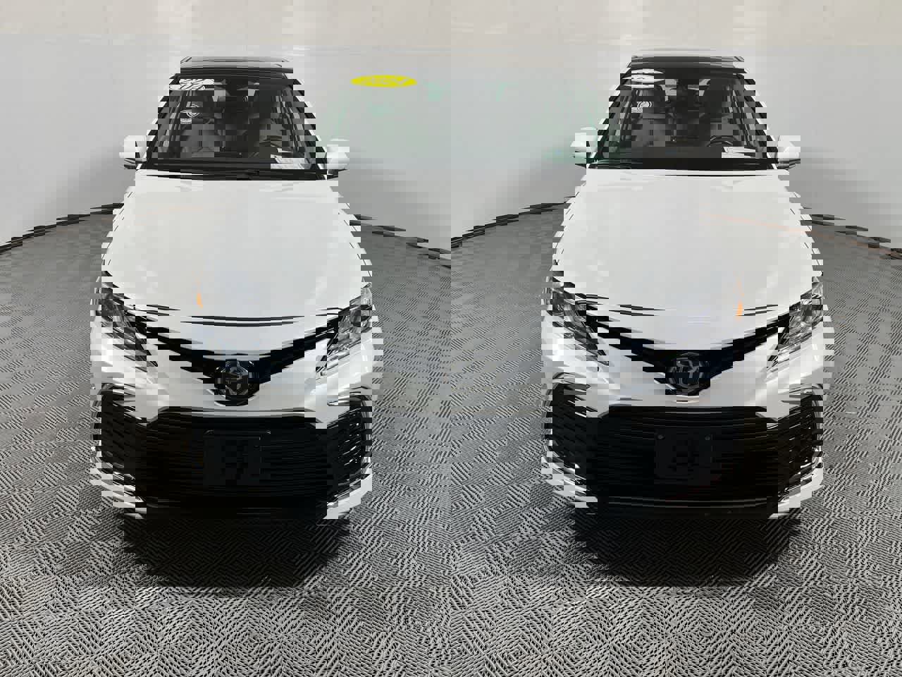 Used 2024 Toyota Camry XLE w/ Navigation Package image 2