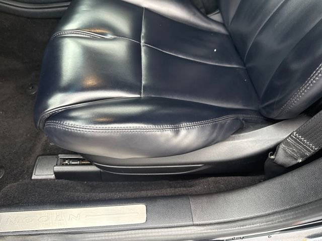 Used 2018 Lincoln Continental Premiere image 12