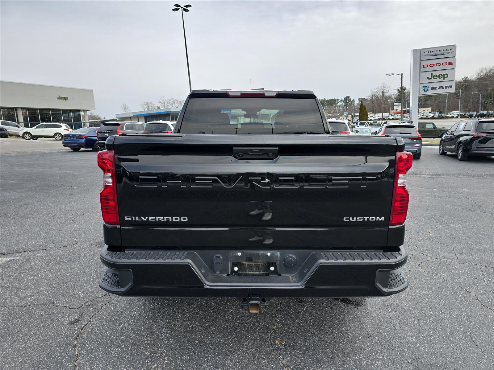 Used 2022 Chevrolet Silverado 1500 Custom image 4