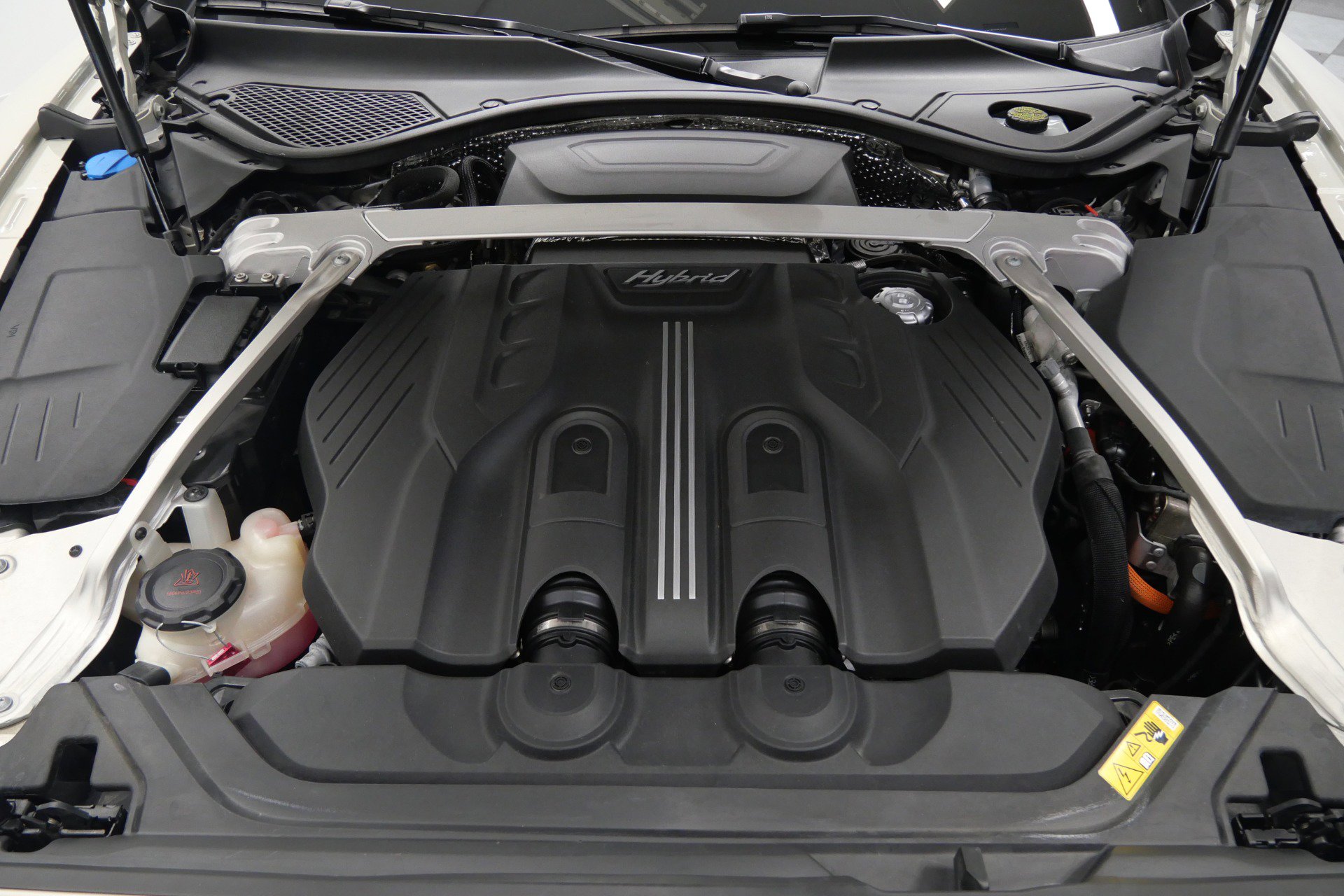 Used 2022 Bentley Flying Spur Plug-In Hybrid image 12