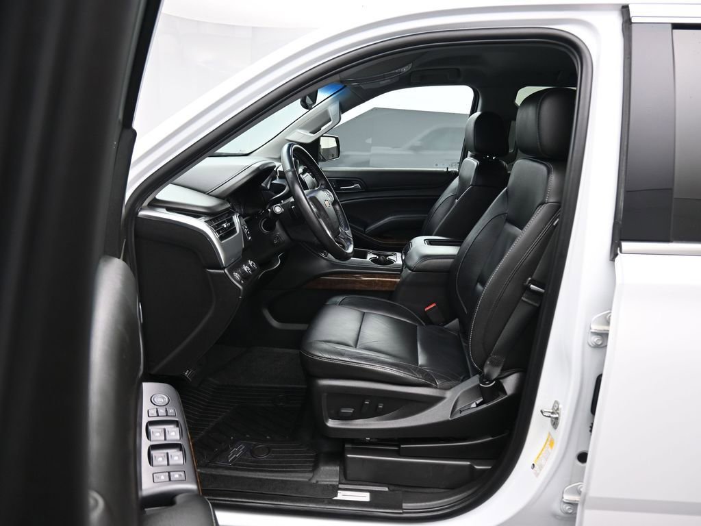 Used 2019 Chevrolet Tahoe LT w/ Luxury Package image 12