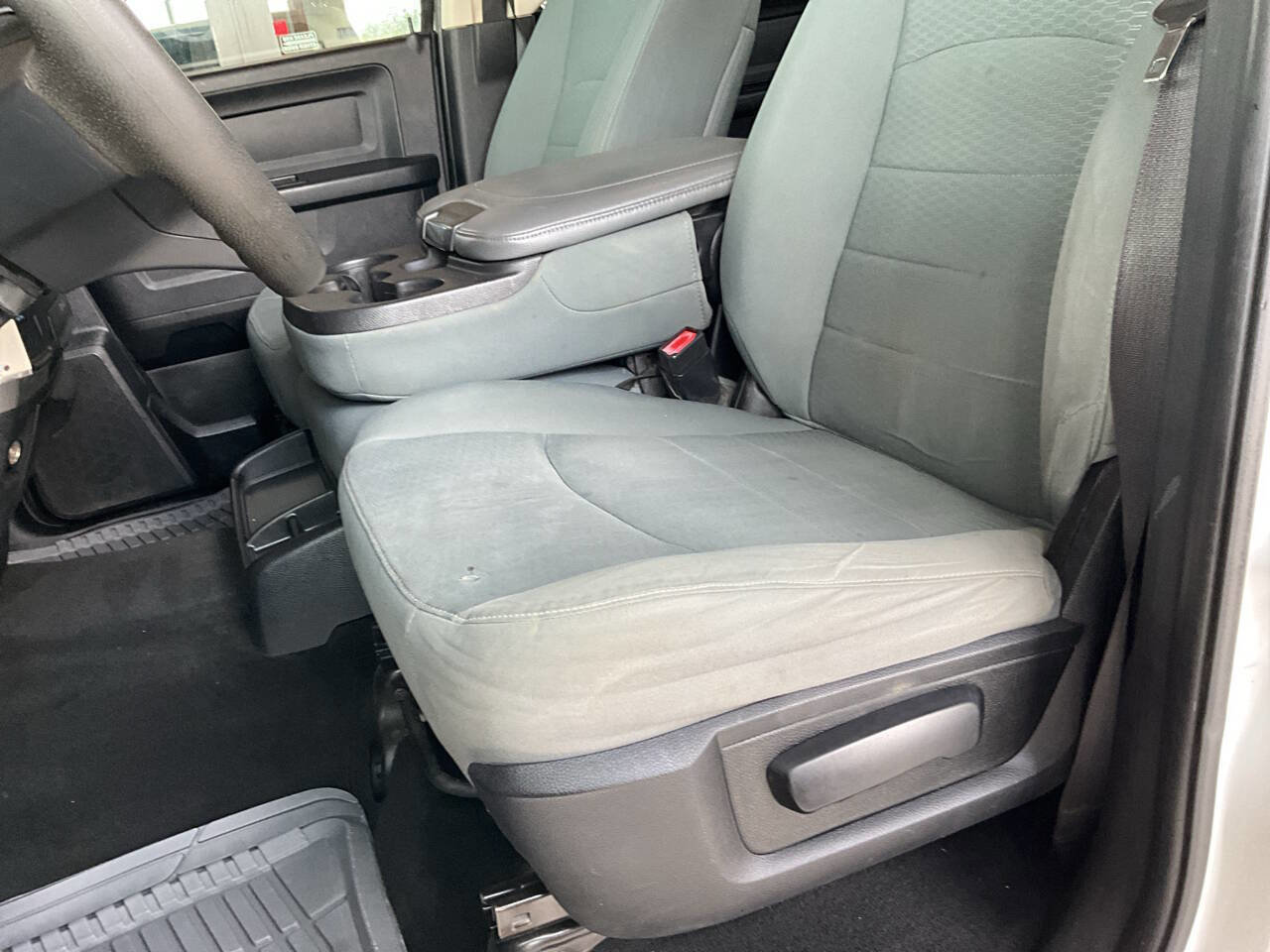 Used 2014 RAM 2500 Tradesman w/ Chrome Appearance Group AWD/4WD image 32