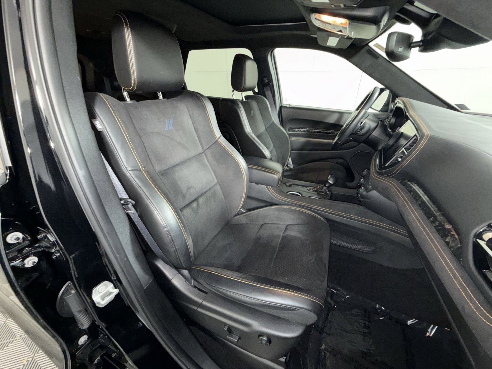 Used 2023 Dodge Durango R/T w/ Hemi Orange Plus Package AWD/4WD image 27