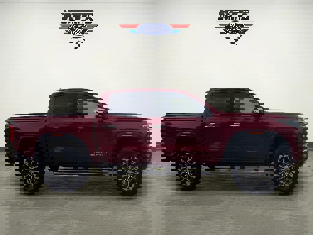 Used 2024 GMC Canyon Denali image 6