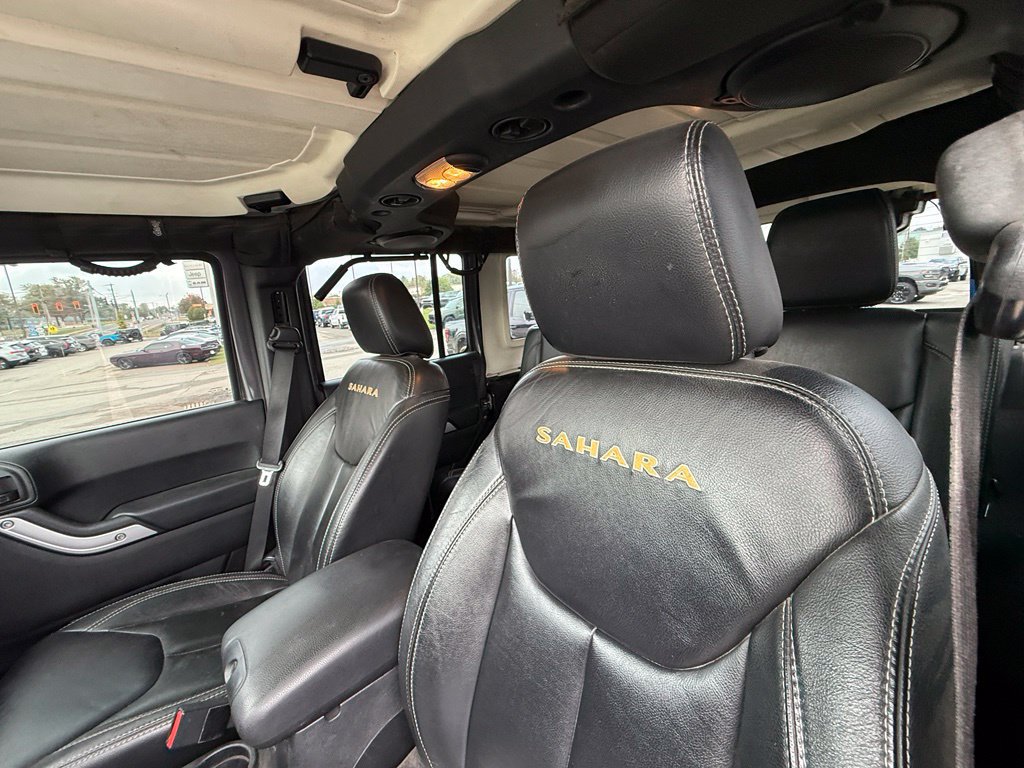 Used 2014 Jeep Wrangler Unlimited Sahara w/ Connectivity Group AWD/4WD image 13