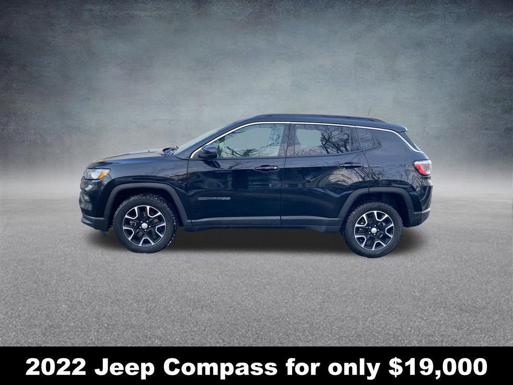 Used 2022 Jeep Compass Latitude w/ Convenience Group AWD/4WD image 2