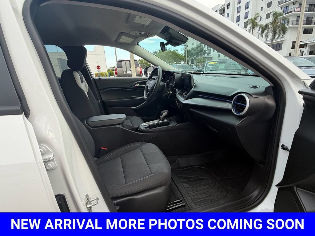 Used 2024 Chevrolet Trax LS FWD image 15