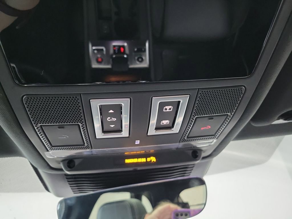 Used 2025 Jaguar F-PACE R-Dynamic S image 40