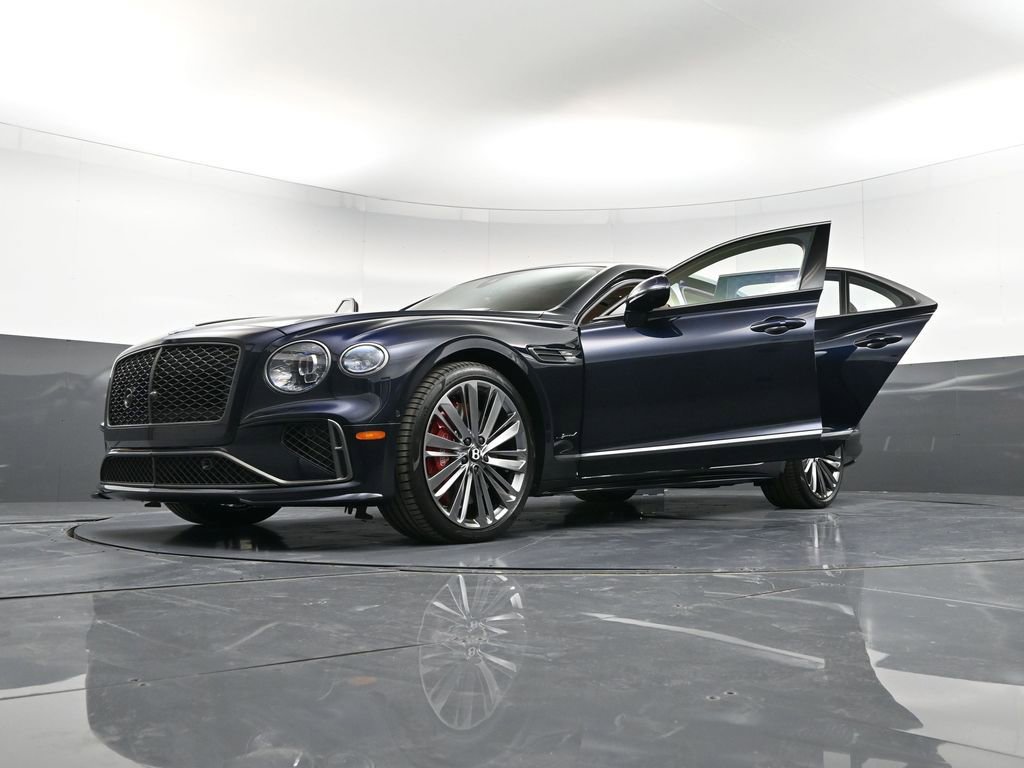 Used 2025 Bentley Flying Spur Plug-In Hybrid image 43