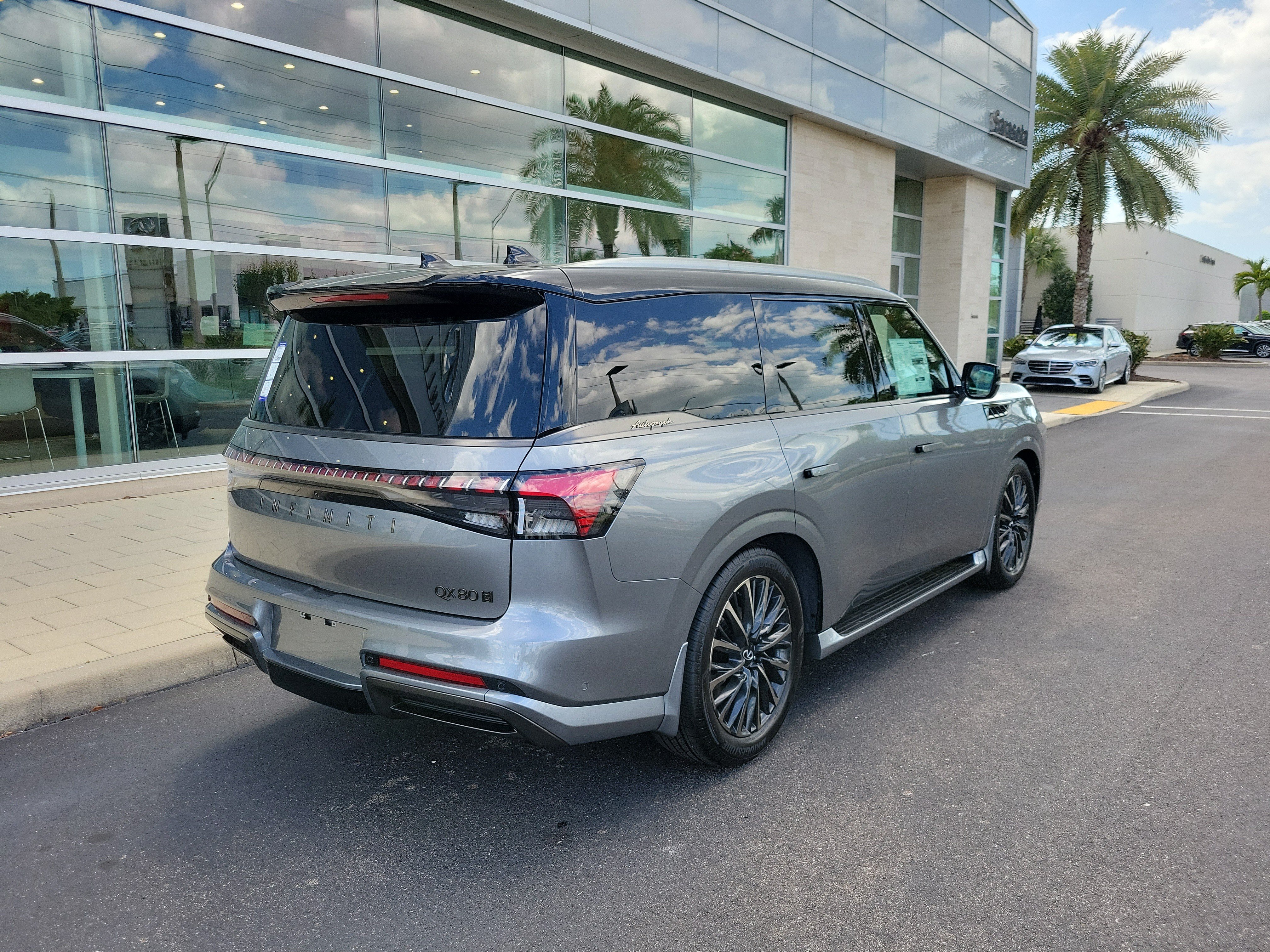 New 2026 INFINITI QX80 Autograph w/ Premium Cargo Package AWD/4WD image 4