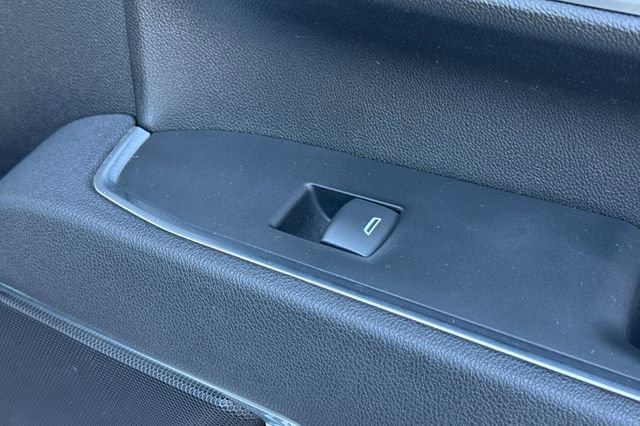 Used 2025 Chevrolet Silverado 2500 LT w/ Convenience Package image 22